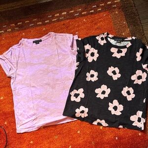 Two sanctuary tees, perfect for the upcoming spring and summer. Size M